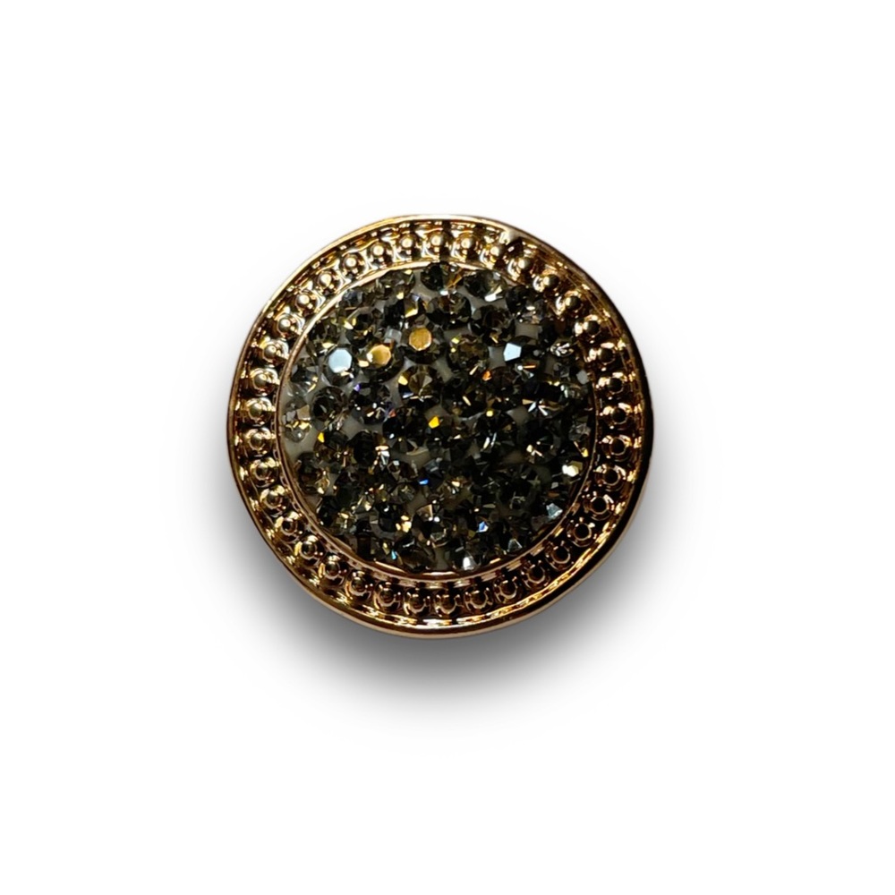 NWOT- Magnolia and Vine “Razzle Dazzle Black Diamond” Snap